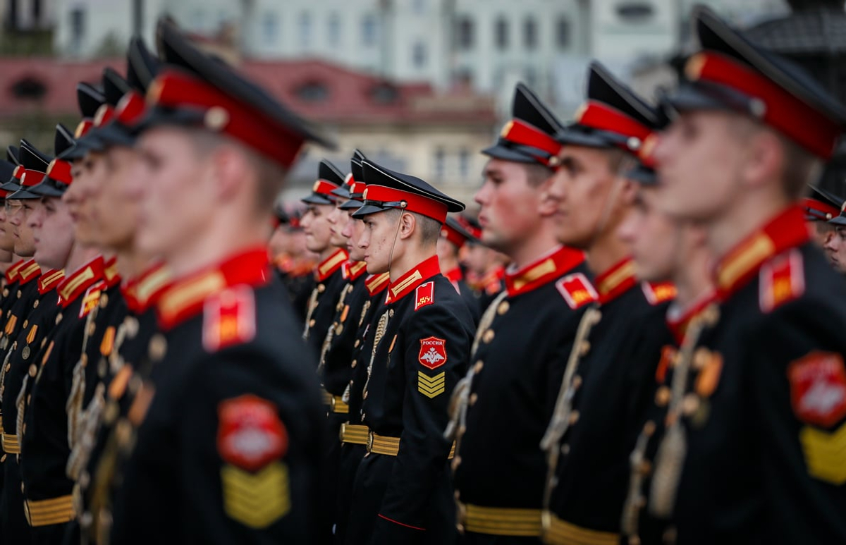 ‘Small Print’ Prevents Russian Military Cadets From Resigning