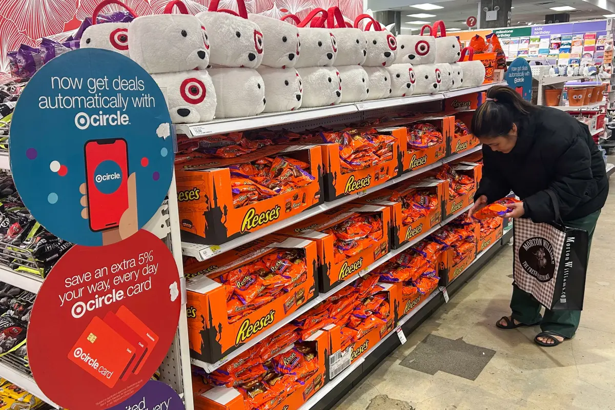 US retailers discounting prices on Hershey's candy ahead of halloween