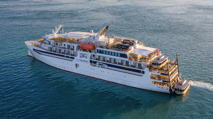 Cruise tragedy sparks calls for tighter safety rules on Great Barrier Reef