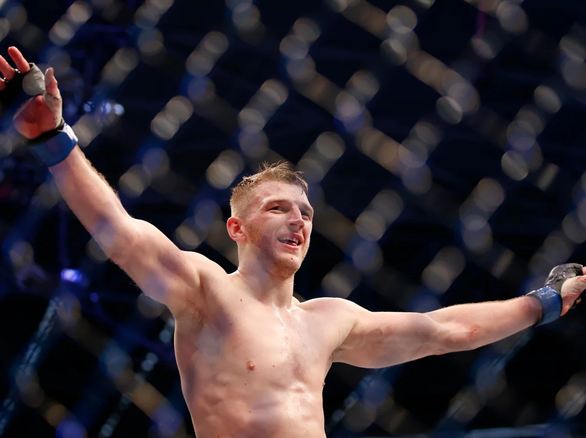 UFC’s Dan Hooker on why he’ll make ‘super-freak’ athlete Arman Tsarukyan look ‘like an idiot’