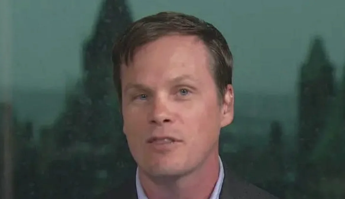 Reporter urges federal anti-corruption agency over Carney ties