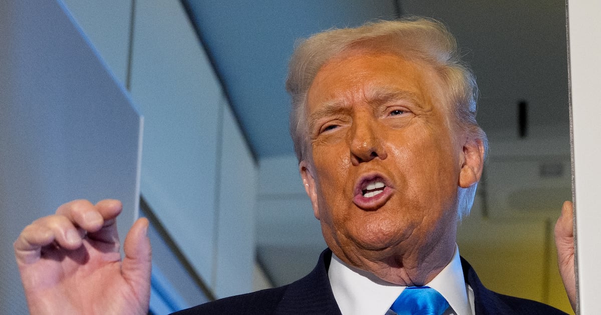 Trump Attacks ‘Ugly’ Enemy in Air Force One Tantrum