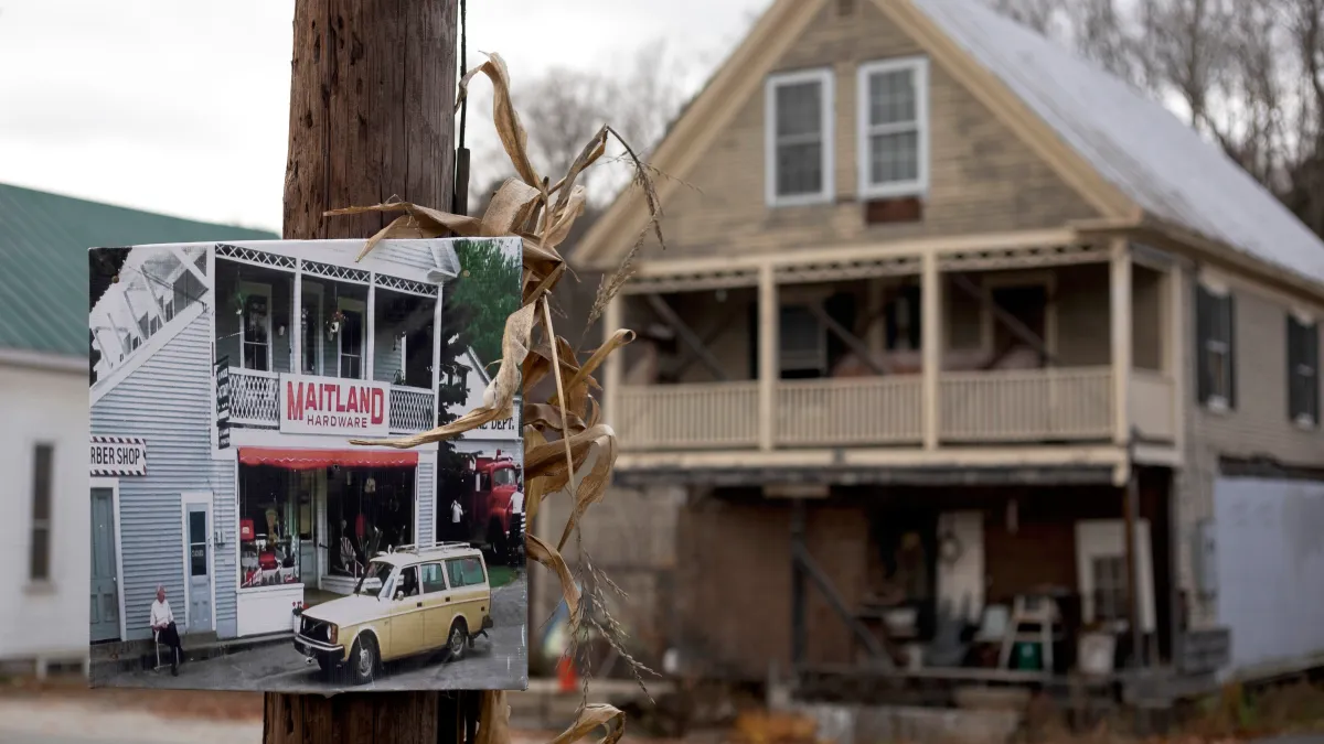 ‘Beetlejuice’ house draws fans to East Corinth, Vermont