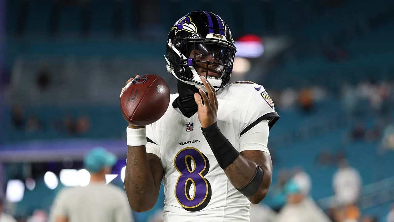 Lamar Jackson throws 4 touchdowns in thrilling Ravens return vs Dolphins