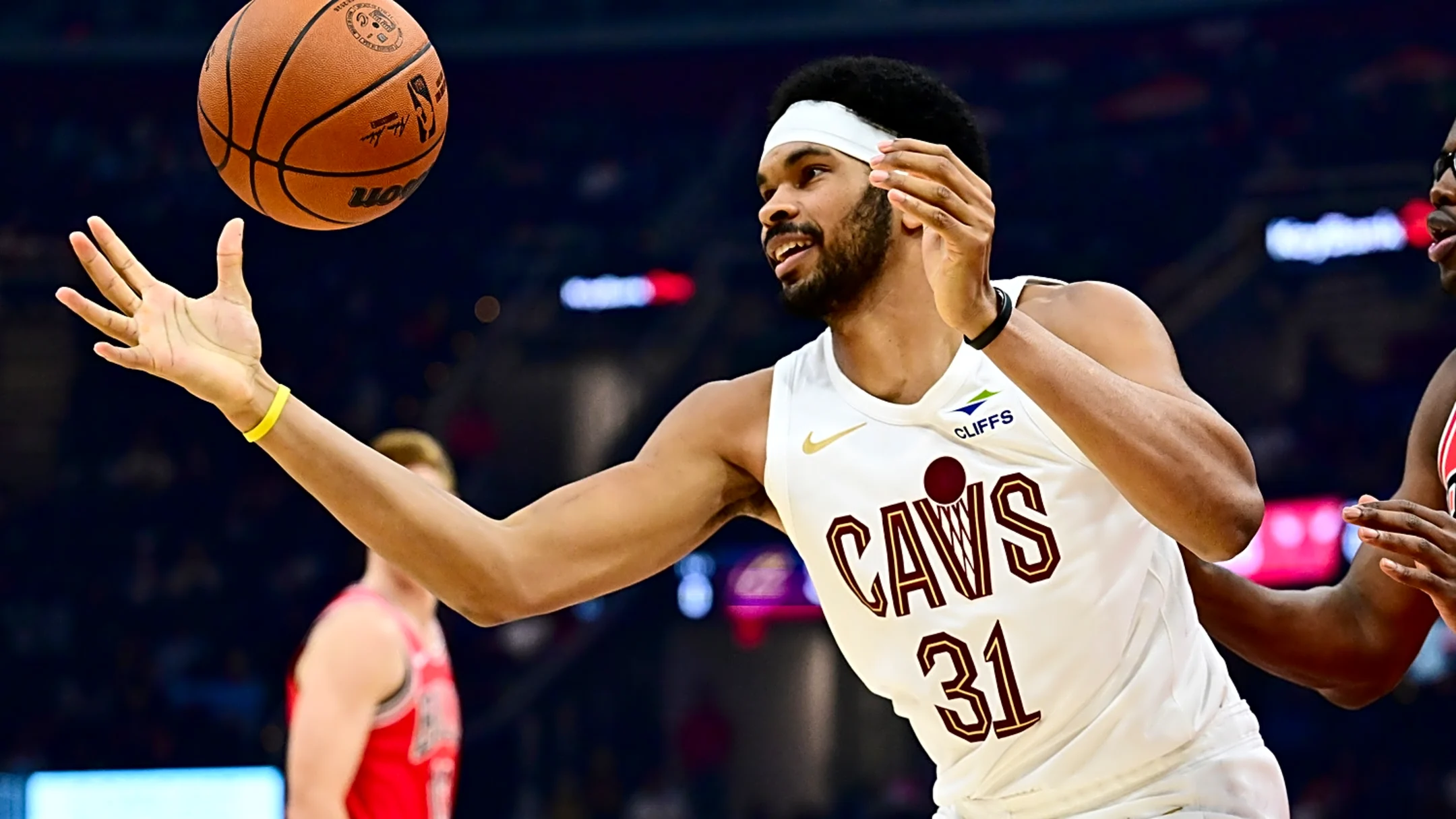 Cavs’ Jarrett Allen fractures finger, questionable vs. Raptors