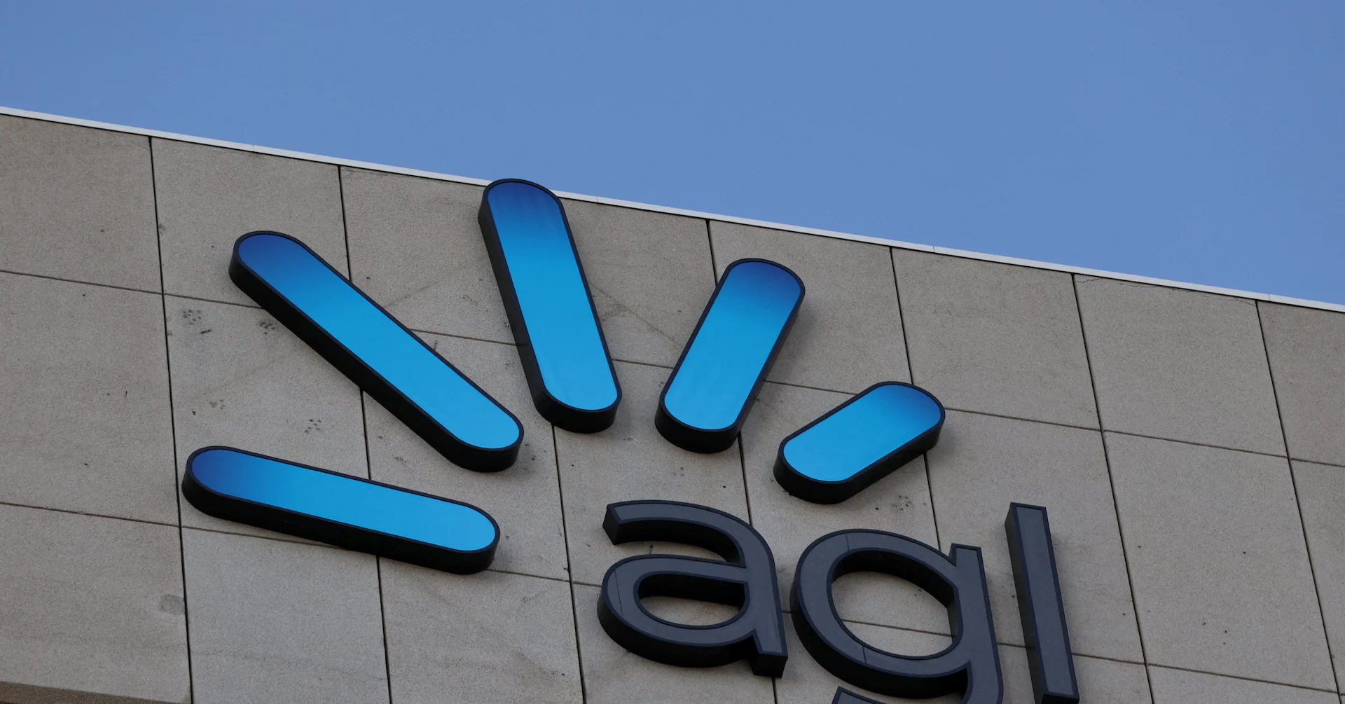 Australia's AGL to cut jobs as part of clean energy push