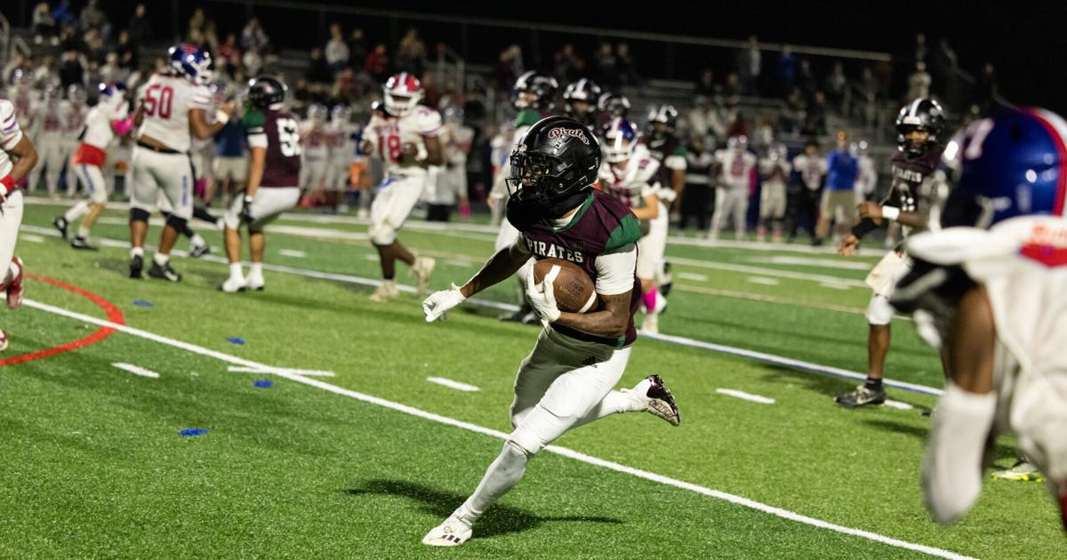 Cedar Creek advances in state football playoffs