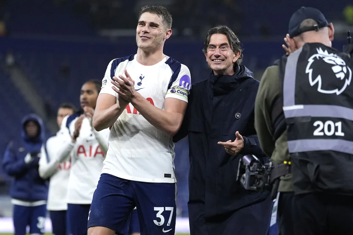 Thomas Frank plays down title hopes after Tottenham move third