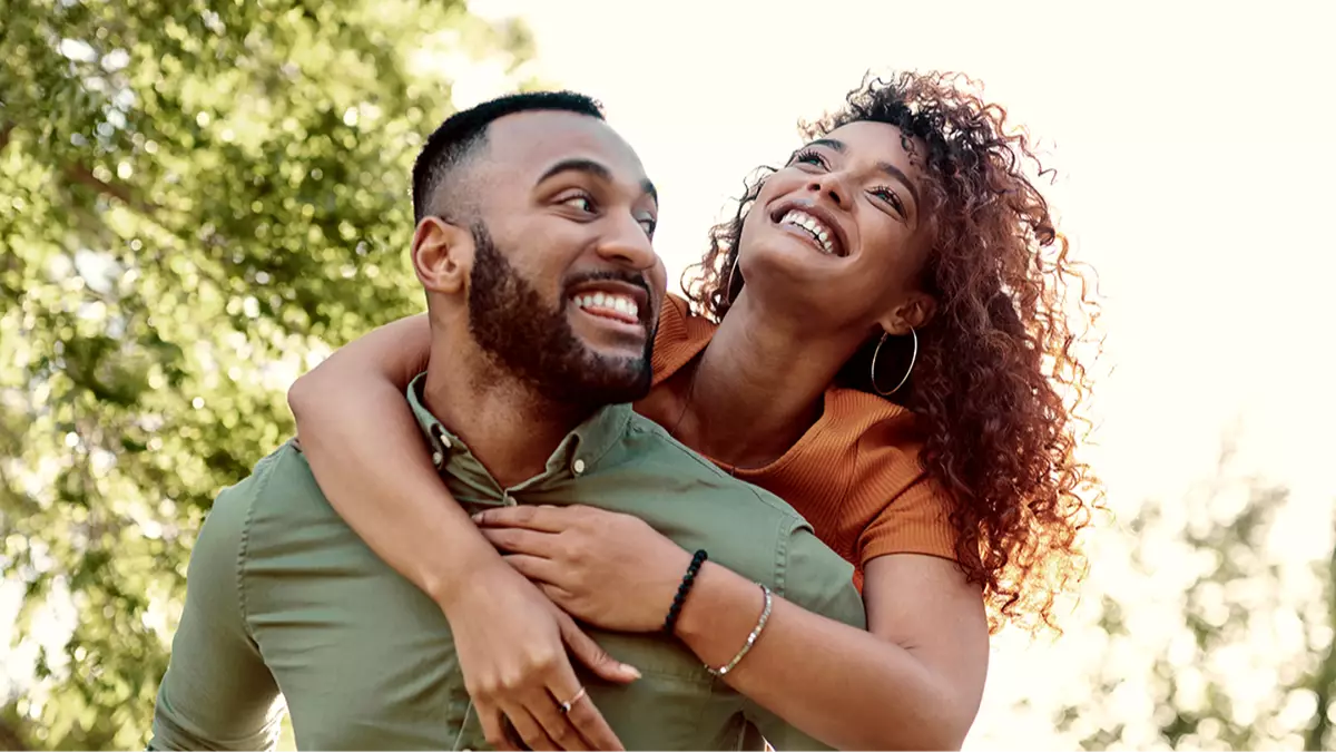 Relationship expert says secret to success is asking your partner this one question early on