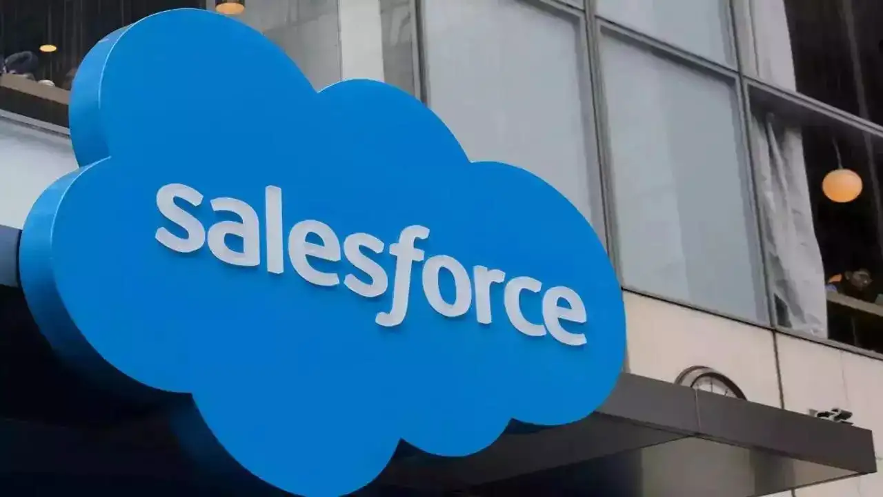 AI’s next victim? Expert predicts Salesforce collapse; sparks debate