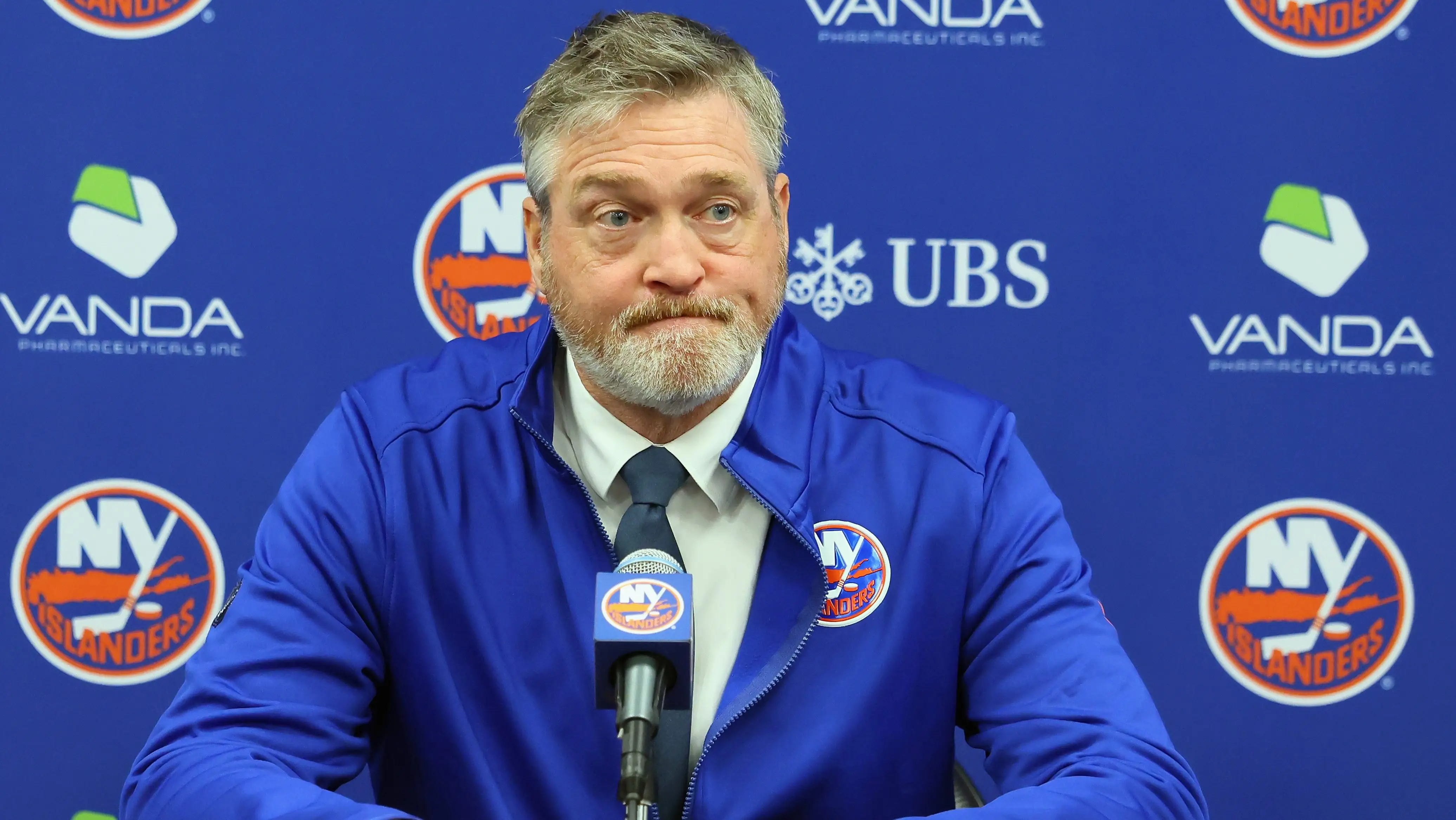 Islanders Fans Back Coach After Star Player is Benched