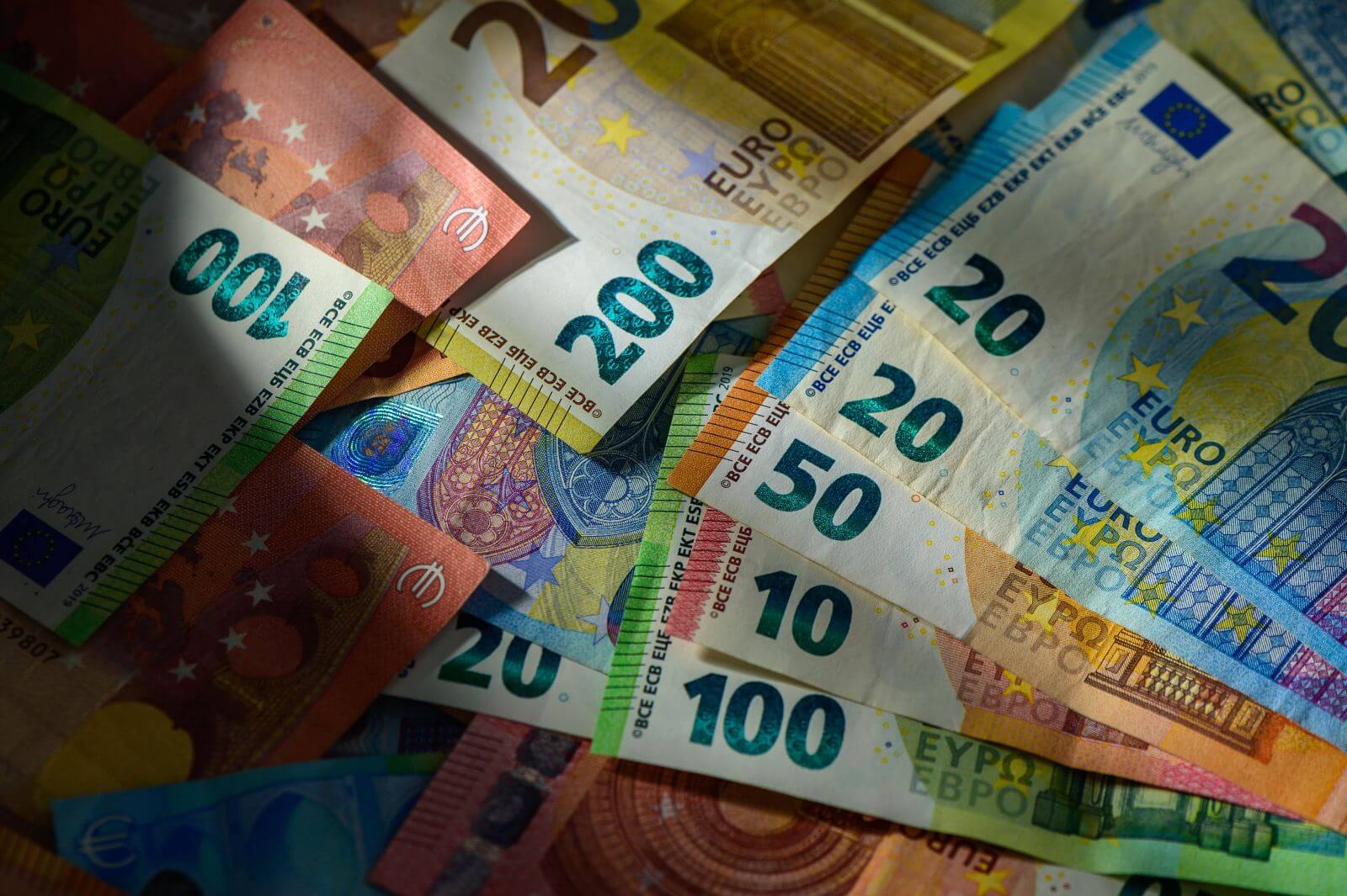 The Bears Are in Control of the Euro. Make This 1 Trade Here Now.