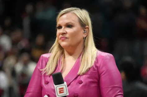 ESPN’s Holly Rowe Managed 8-Week-Old Son During Her First Ever 5-Hour Shift as Tears Flow