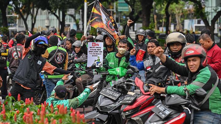 Prabowo Prepares Regulation to Ensure Social Protection for Online Ojek Drivers