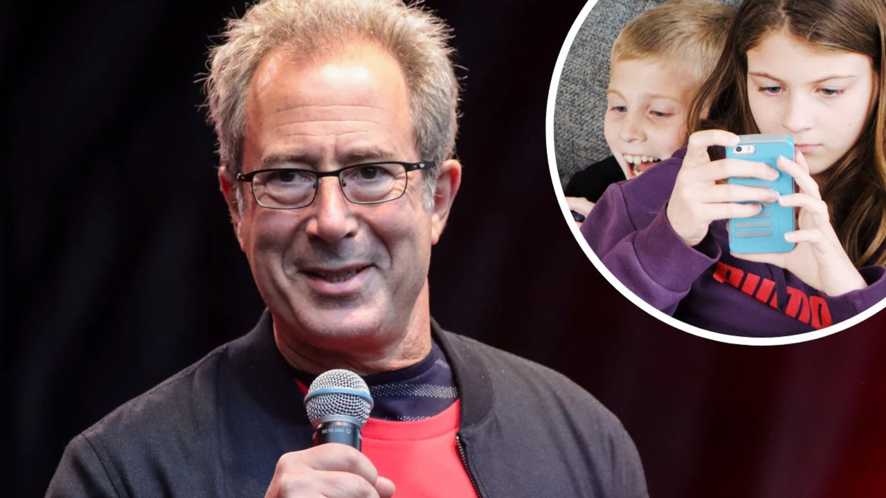 ‘Outrageous’: Legendary comedian backs Aussie social media ban