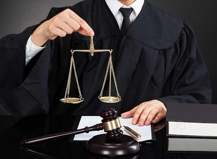 The Critical Importance of Hiring an Expert Lawyer for Your Legal Needs