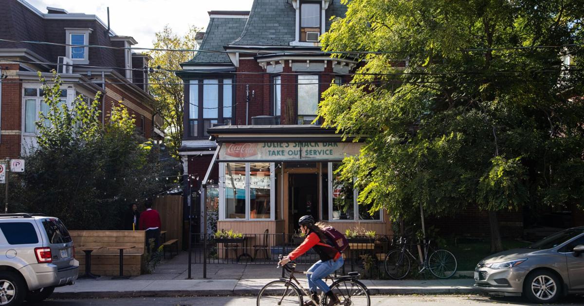 Toronto is trying to get corner stores and cafes in residential neighbourhoods again. Here's how the plan has changed