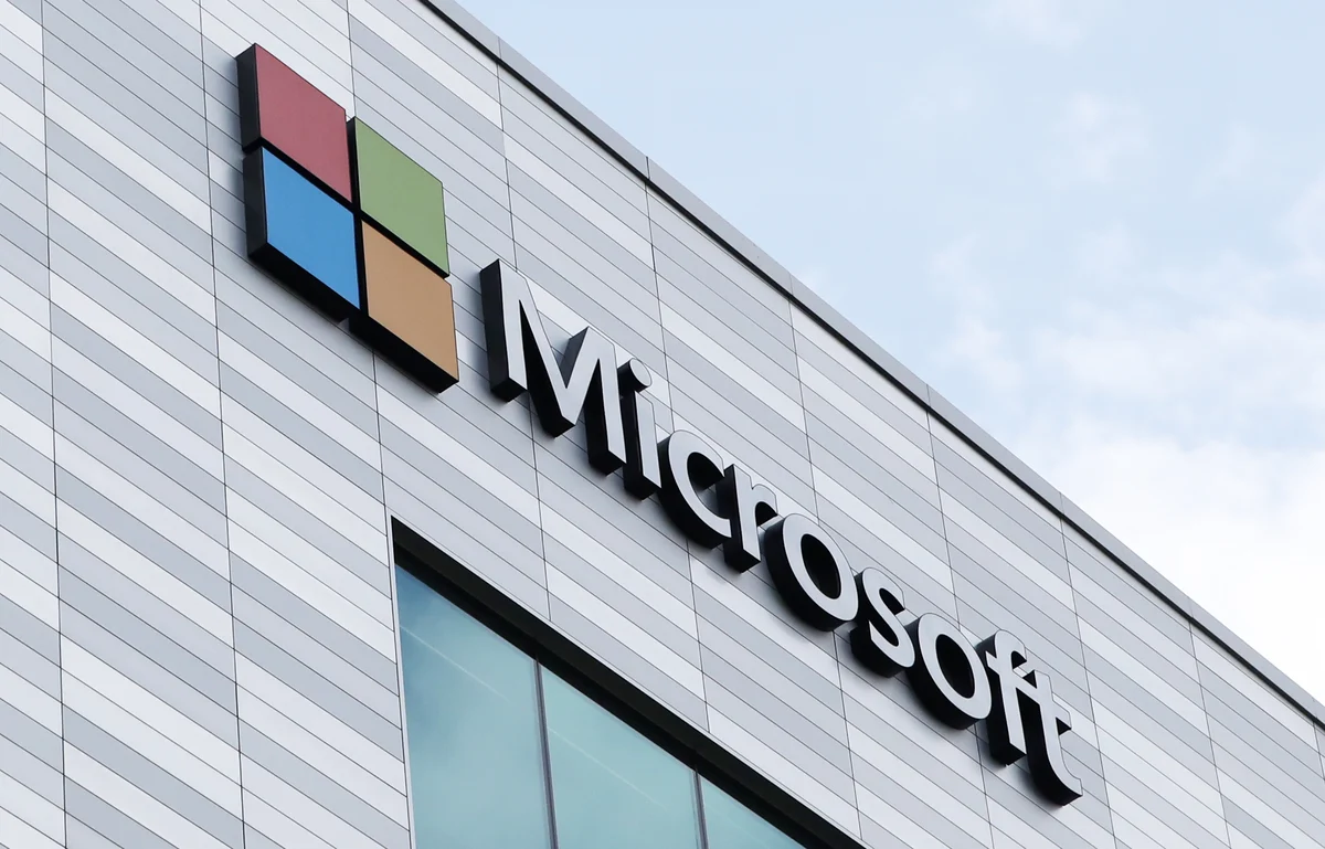 Global Microsoft outage hits Heathrow, Minecraft and Xbox