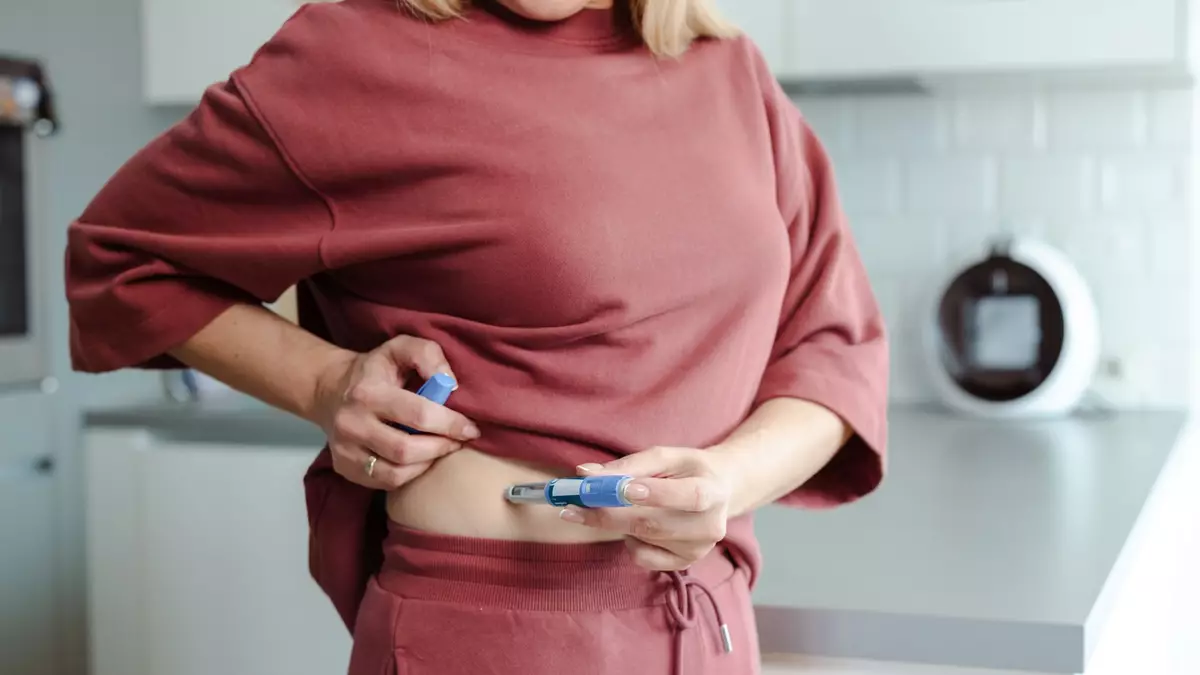 Scientists discover surprising effect drinking alcohol while taking weight loss drugs has on your body