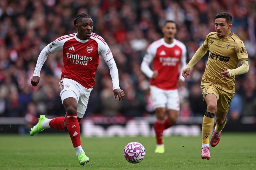 Arsenal extend Premier League lead as Man City lose at Villa