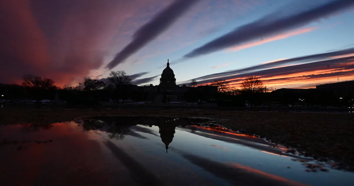 Trump pleaded for permanent daylight saving time, but Congress stalls again on the ‘Sunshine’ bill