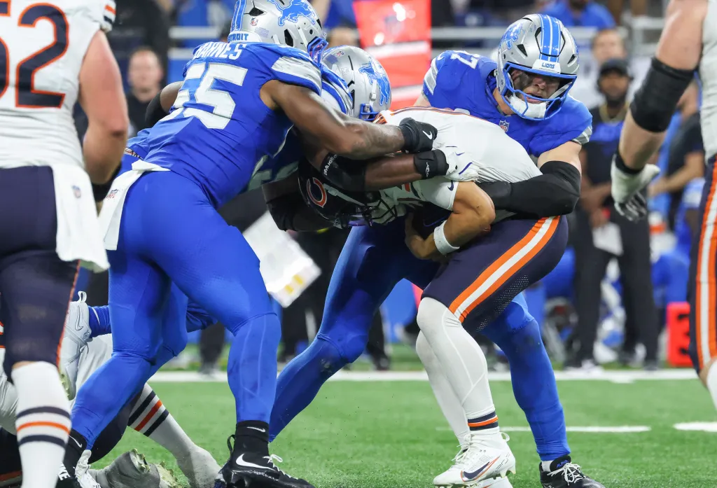 Detroit Lions edge rusher signs $180M deal