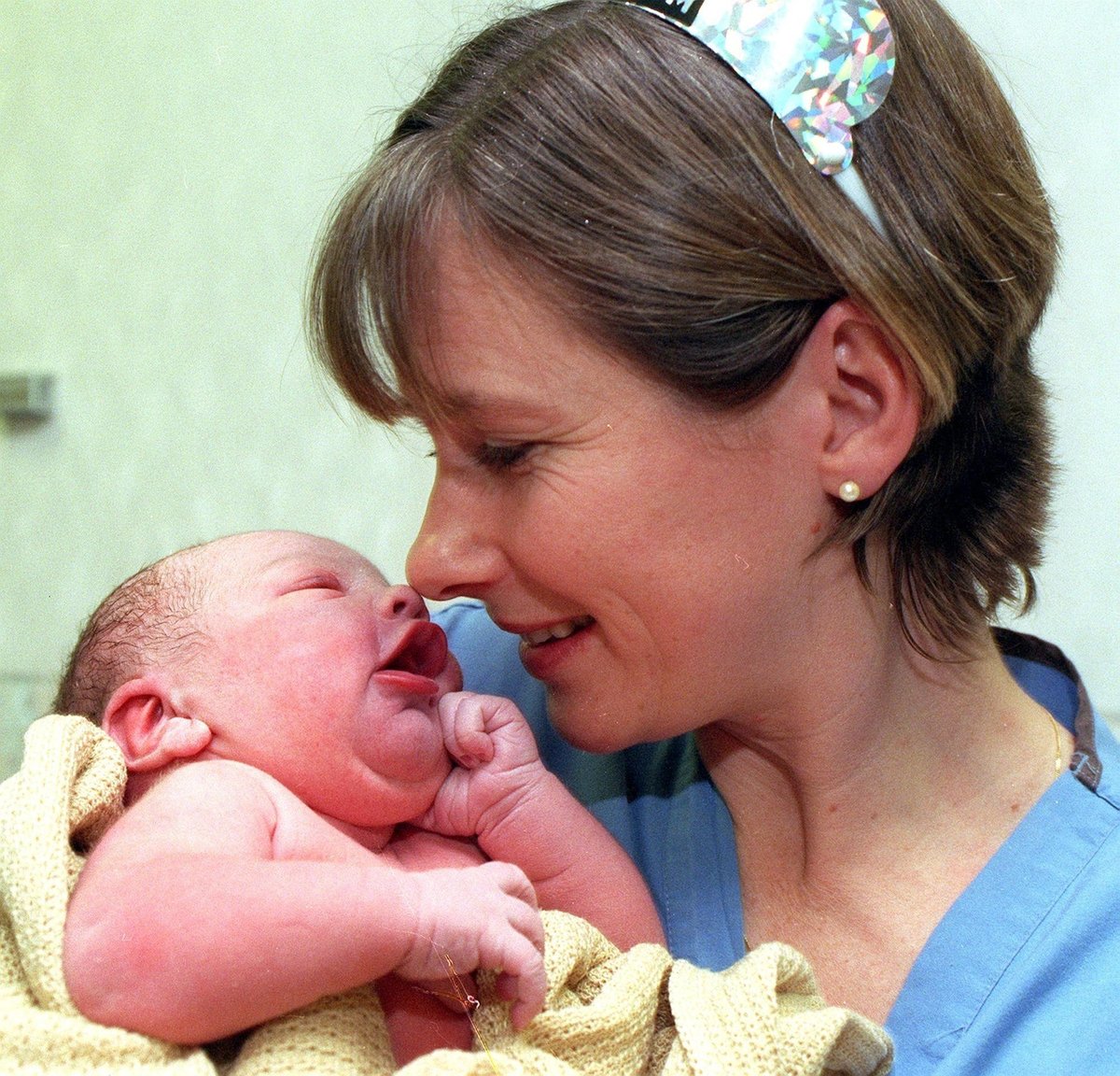 Addressing the crisis in our maternity wards - Alex Cole-Hamilton