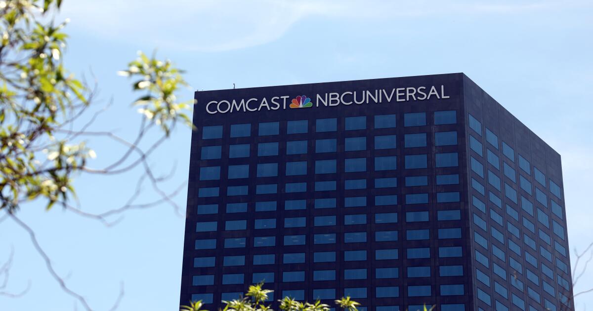 Comcast reveals interest in Warner Bros. studios and streamer