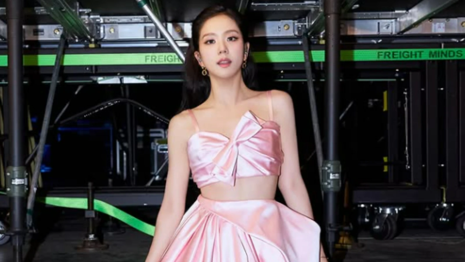 BLACKPINK’s Jisoo Buys Rs 280 Cr Villa In Seoul, Becomes HYBE Founder Bang Si Hyuk’s Neighbour