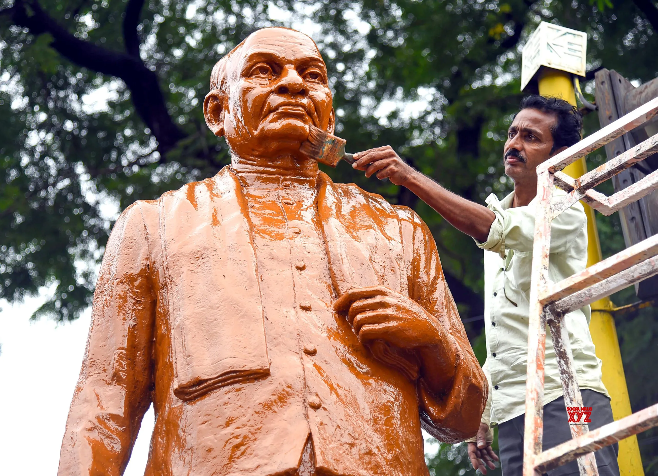 Nagpur: Artisans Prepare Sardar Patel Statue #Gallery