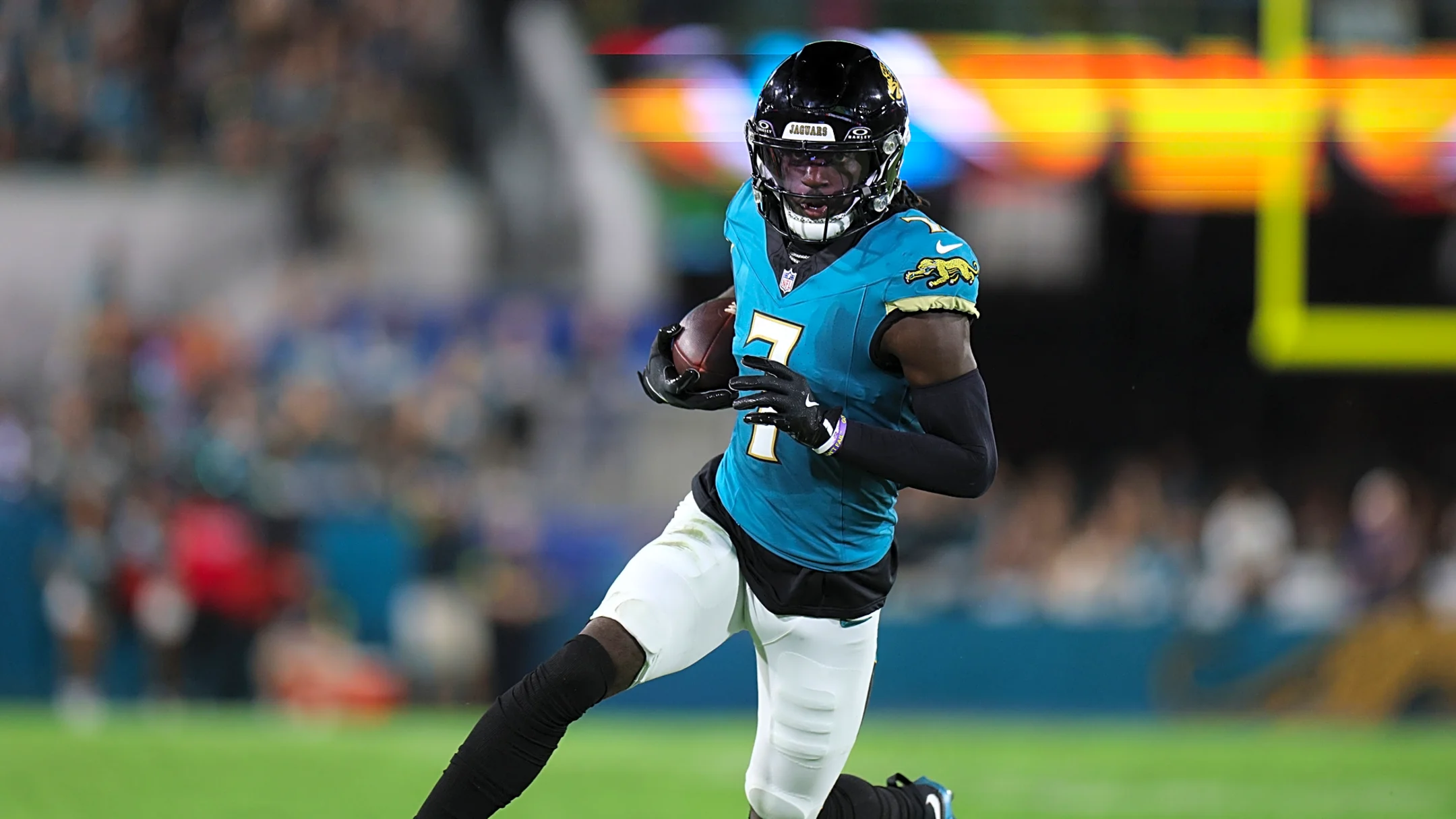 Raiders should look into surprising wide receiver trade option