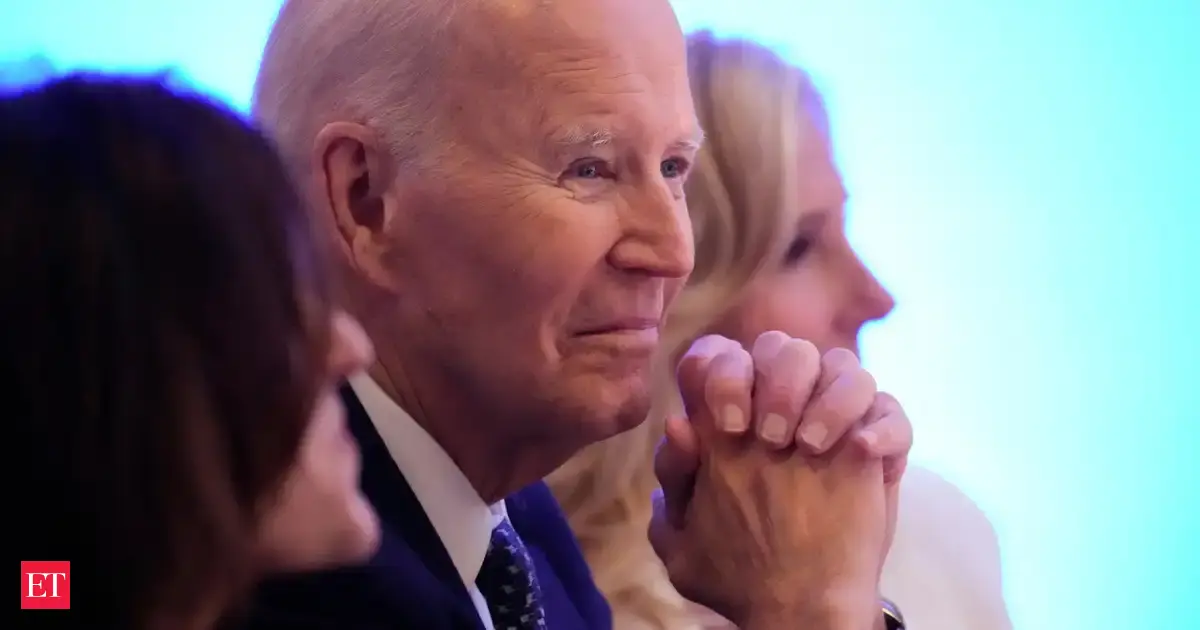 Senators urge Trump to reconsider dropping Biden airline compensation plan