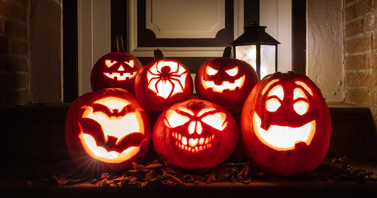 Real Estate Experts Reveal the Creepiest Signs Your House Might Be Haunted