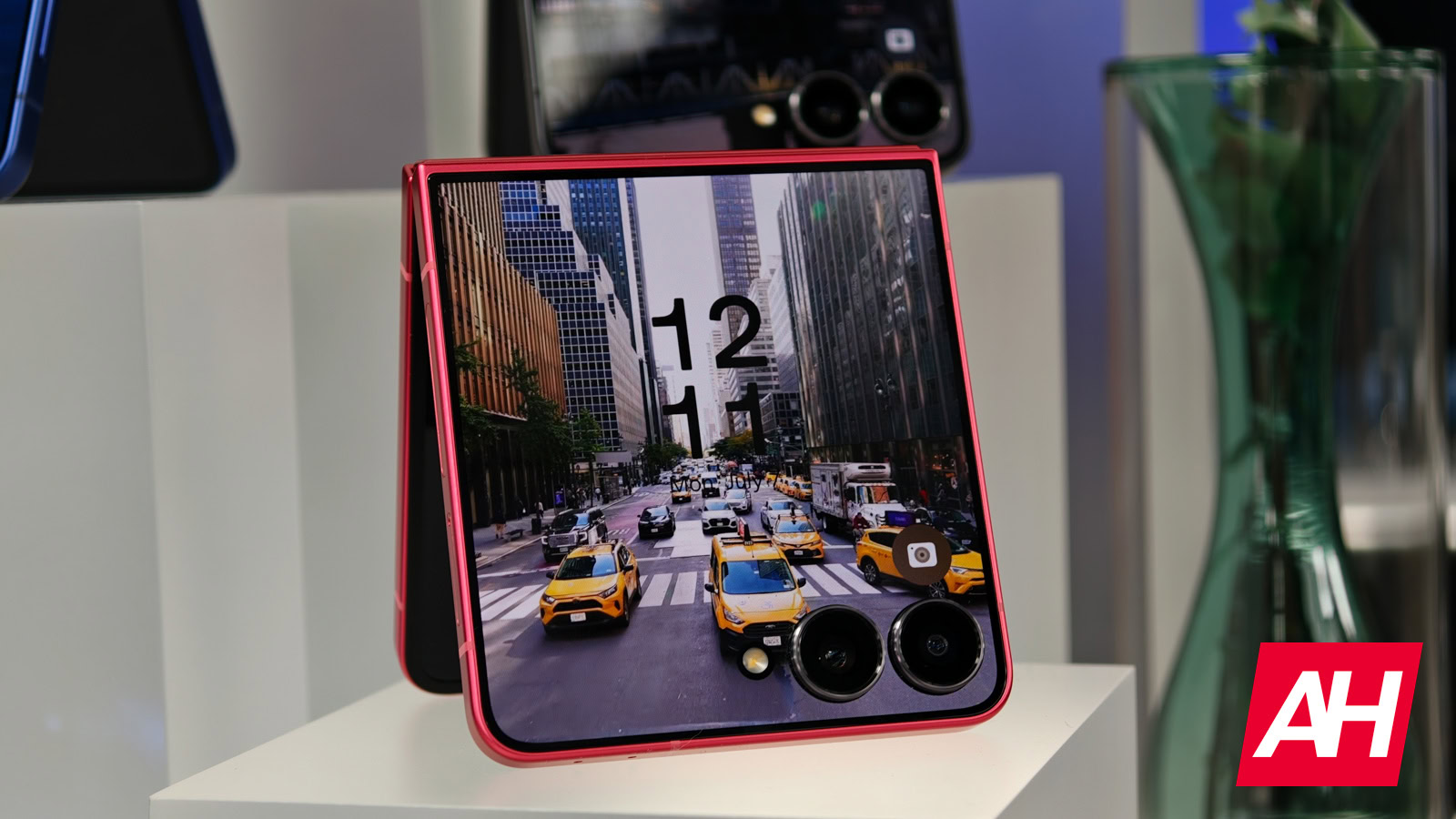 Best Samsung Galaxy Z Flip 7 Cases & Accessories