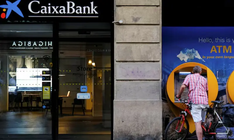 Caixabank’s Q3 net profit falls 8% from same period in 2024