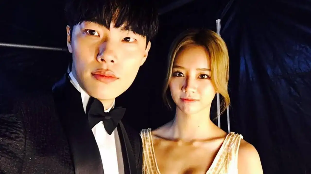 Ryu Jun-Yeol Returns For Reply 1988 10th Anniversary Shoot, Did He Cross Paths With Ex Hyeri?