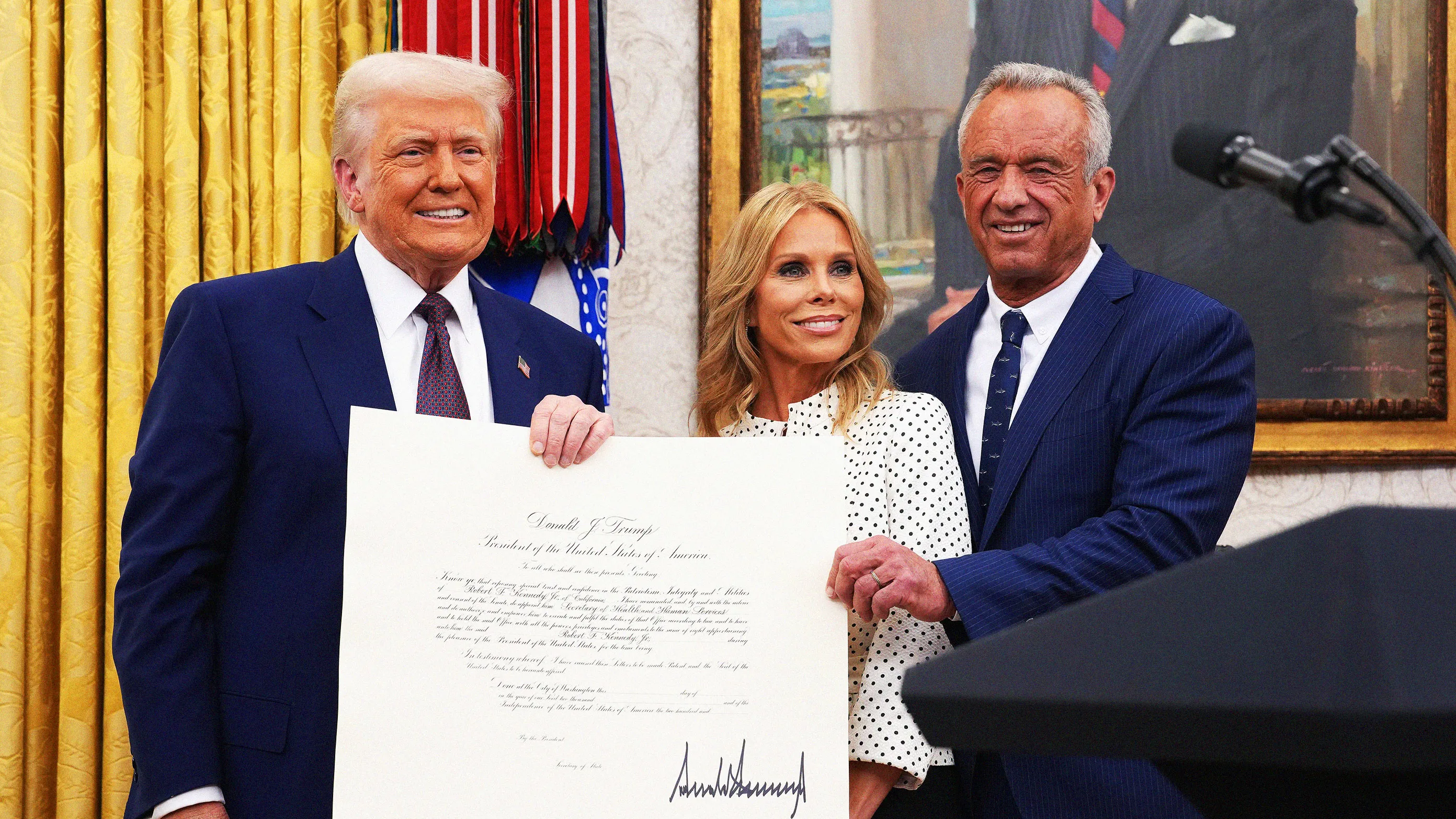 Cheryl Hines’s MAGA Makeover Has Her Hollywood Colleagues Scratching Their Heads: “I Don’t Know You Anymore!”