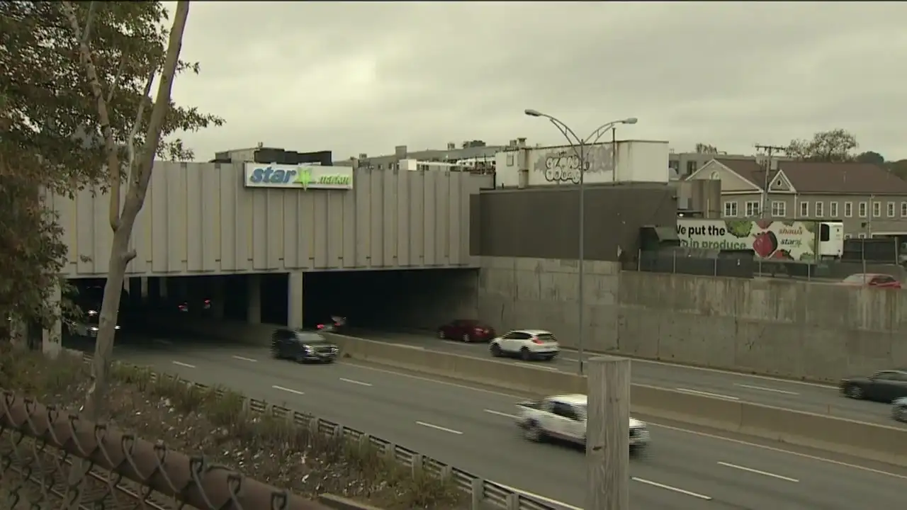 Health hazard closes Star Market over Mass Pike in Newton