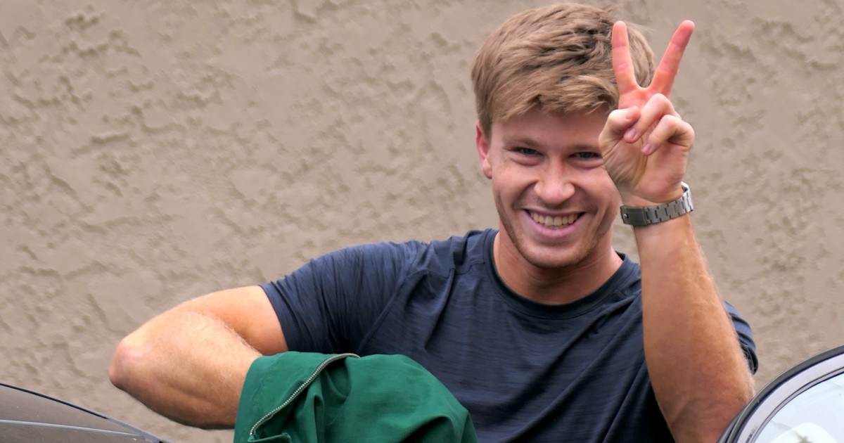 Robert Irwin Reveals Actor Shares 'Feedback' on 'DWTS' Performances