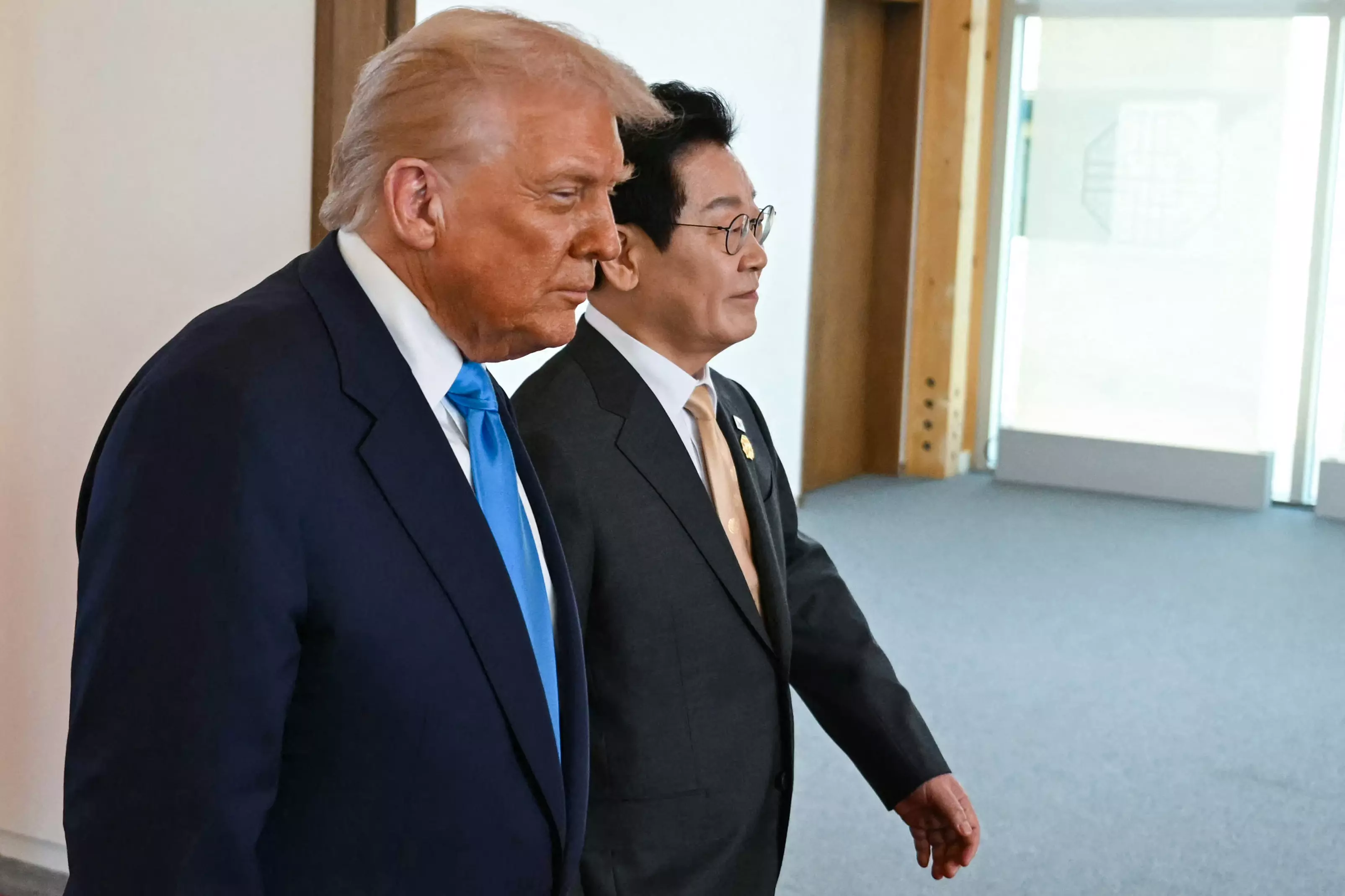 Trump Receives Lavish Gifts But Secures No Investment Deals During South Korea Visit