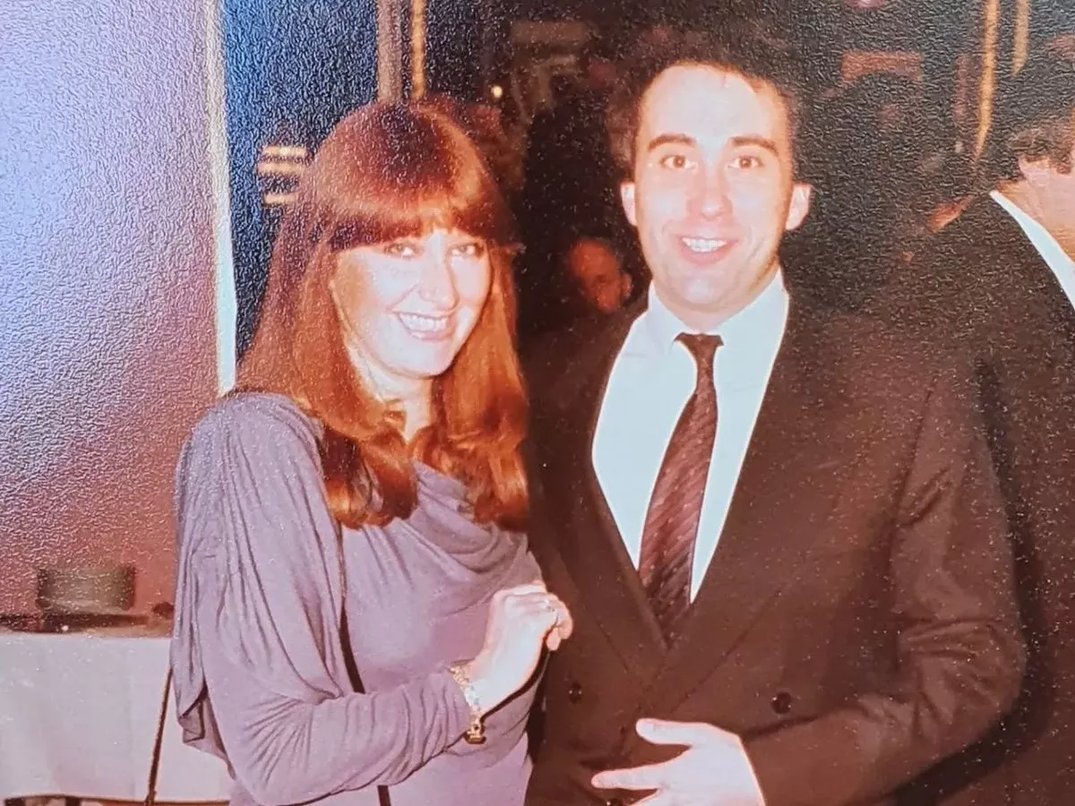 Gogglebox legends unrecognisable in throwback 1980s snap but can you guess who?