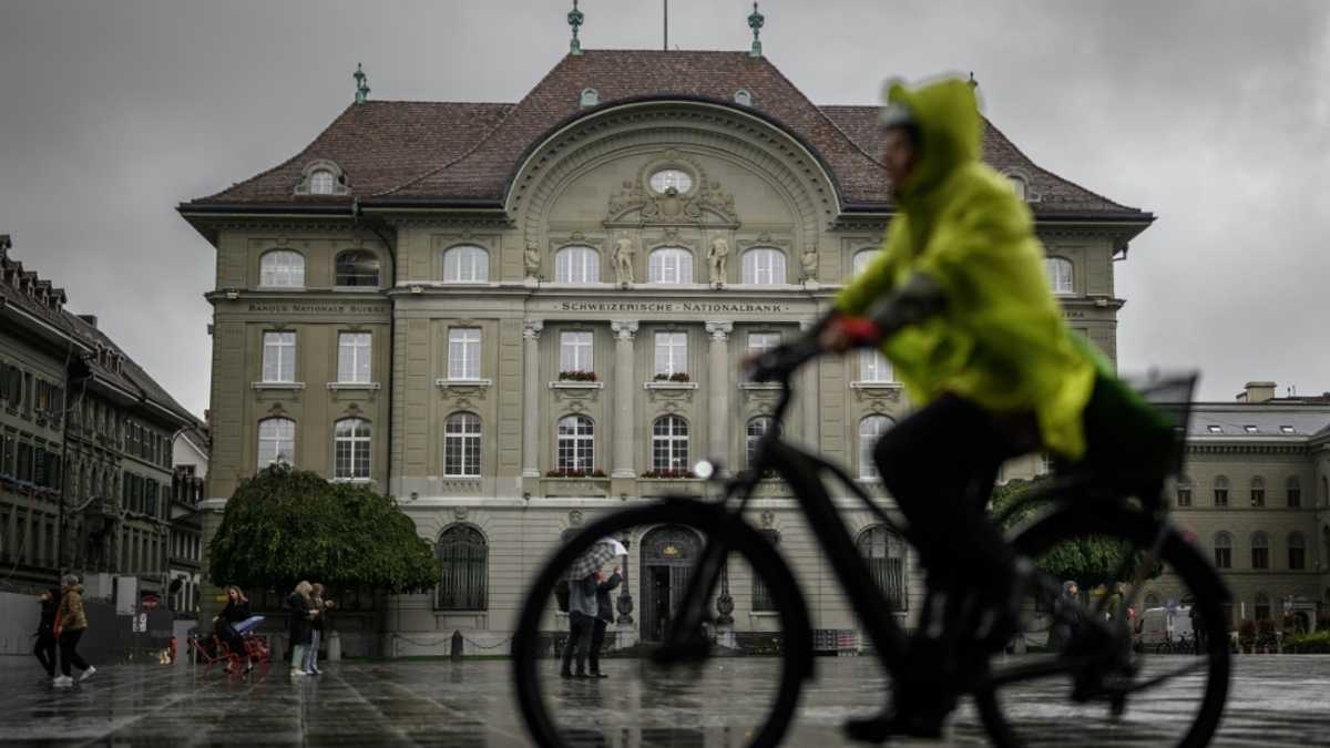 Swiss central bank profits boosted by gold price surge