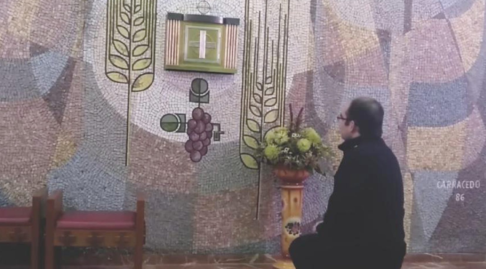 Questions about liturgy: Genuflections Toward the Tabernacle