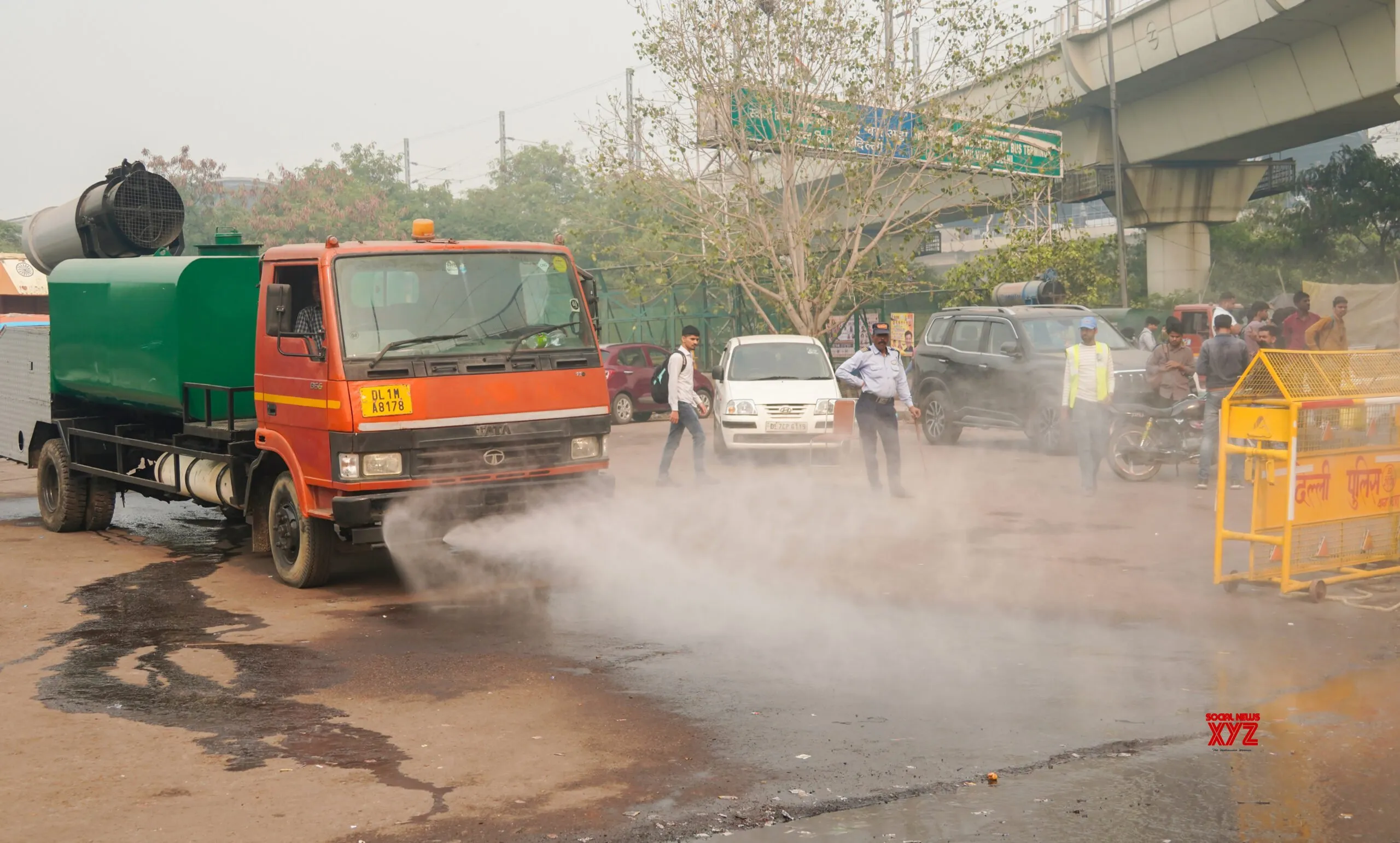 New Delhi: Water Sparkles Amid Pollution at Anand Vihar ISBT #Gallery