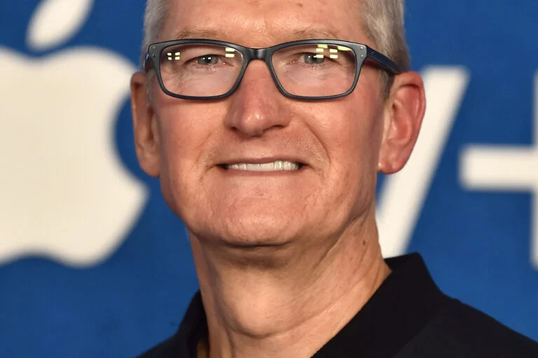If You Invested $1,000 In Apple Stock When Tim Cook Became CEO, Here's How Much You'd Have Now