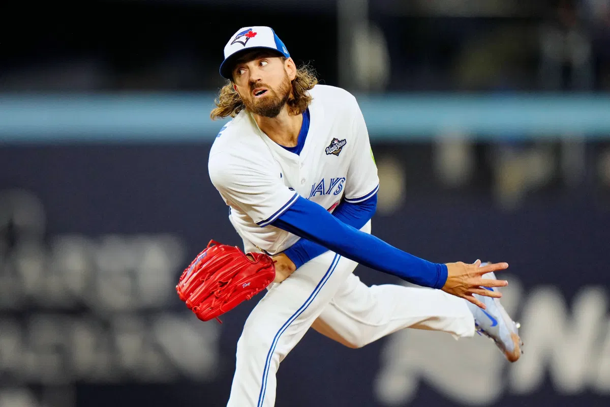 Why Does Kevin Gausman Tap His Foot Before Every Pitch? Inside the Blue Jays Ace’s Quirky Pre-Pitch Routine