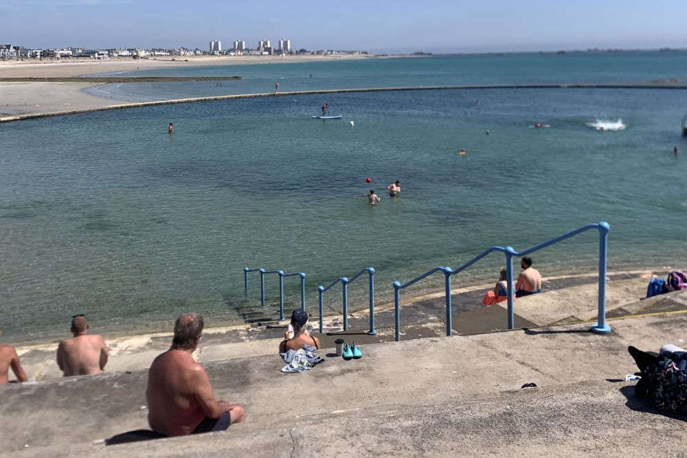 Politician calls for Havre des Pas lido tender process to be scrapped