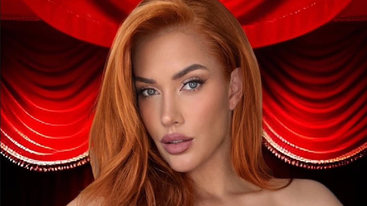 Paige Spiranac sets pulses racing with raunchy Halloween costume