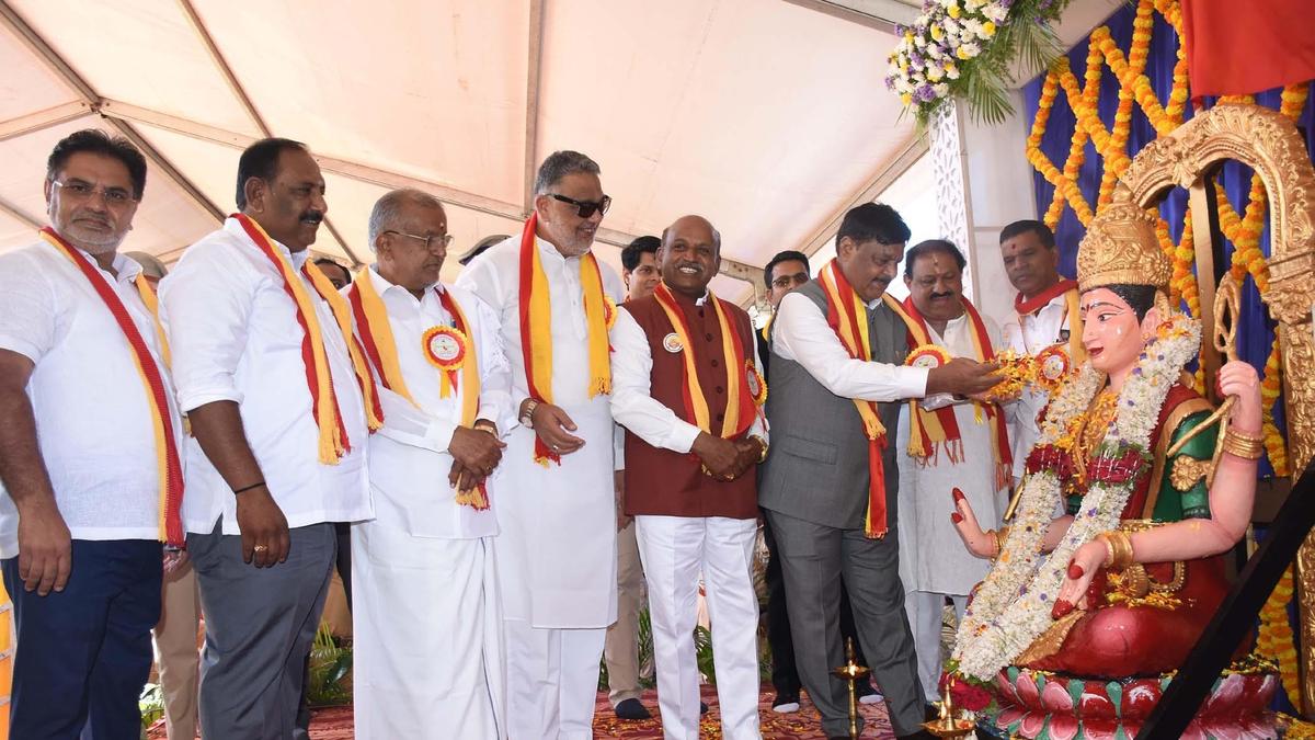 Karnataka government is promoting Kannada at all levels, says H.C. Mahadevappa