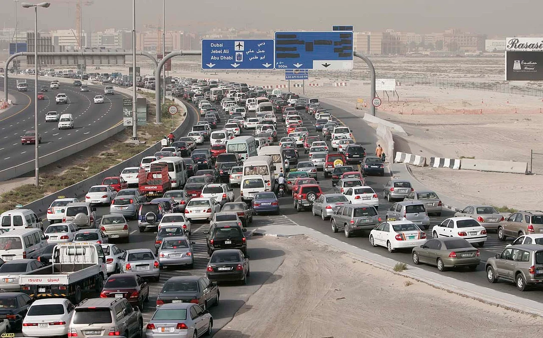 Dubai-Sharjah routes hit by heavy morning traffic delays
